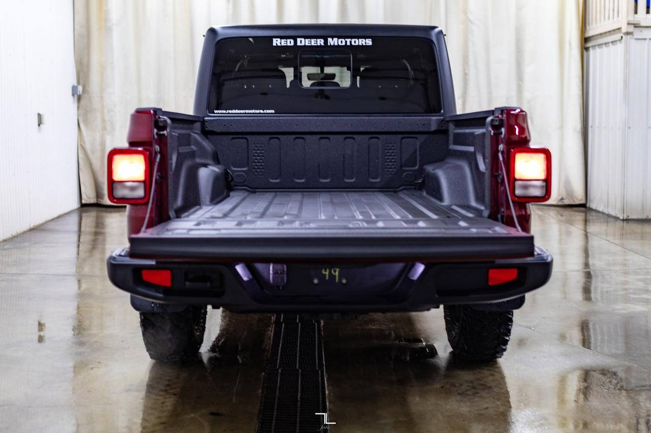 2021 Jeep Gladiator 4x4 Willys Nav BCam Red Deer AB