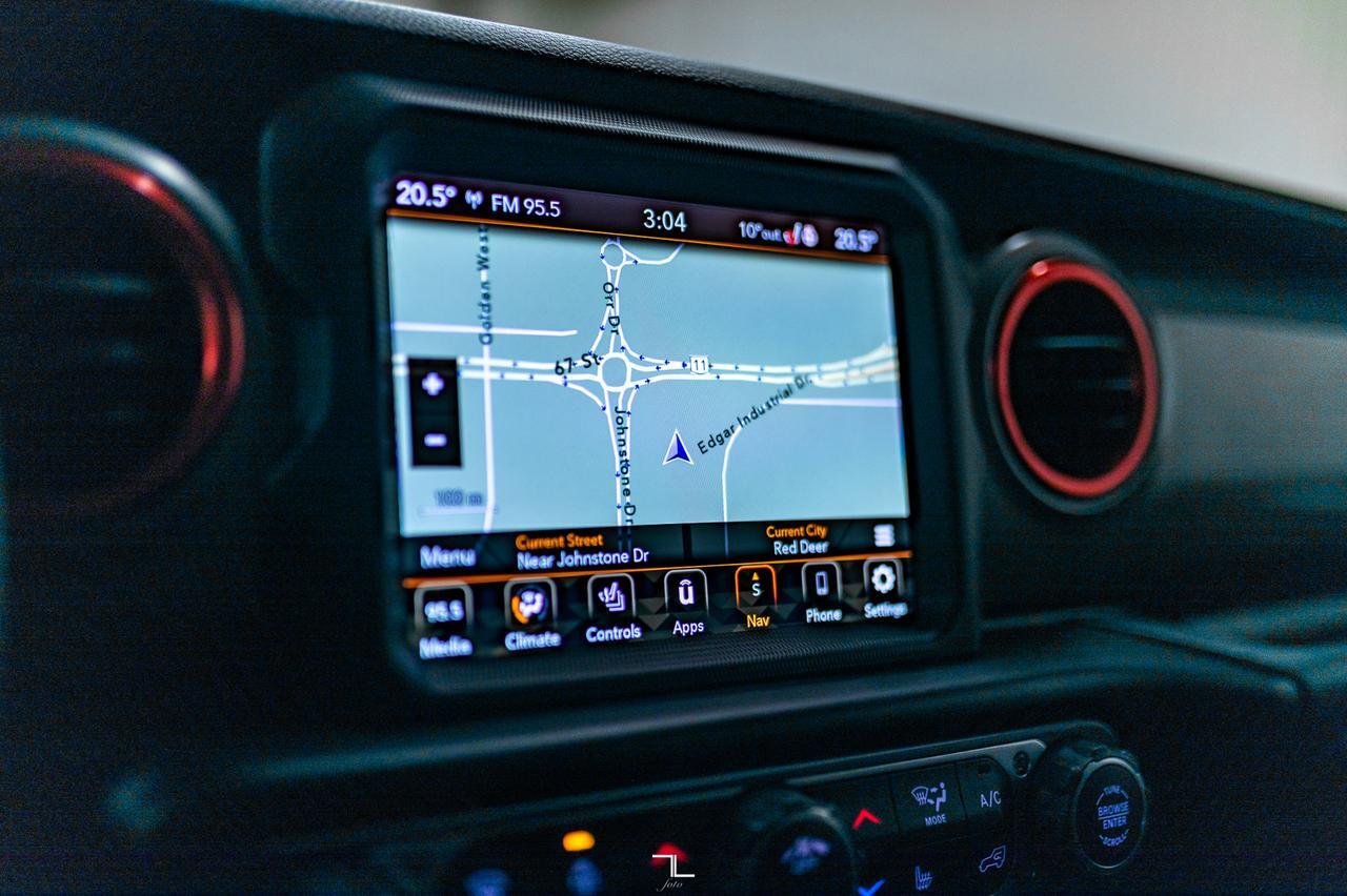 2021 Jeep Gladiator 4x4 Willys Nav BCam Red Deer AB