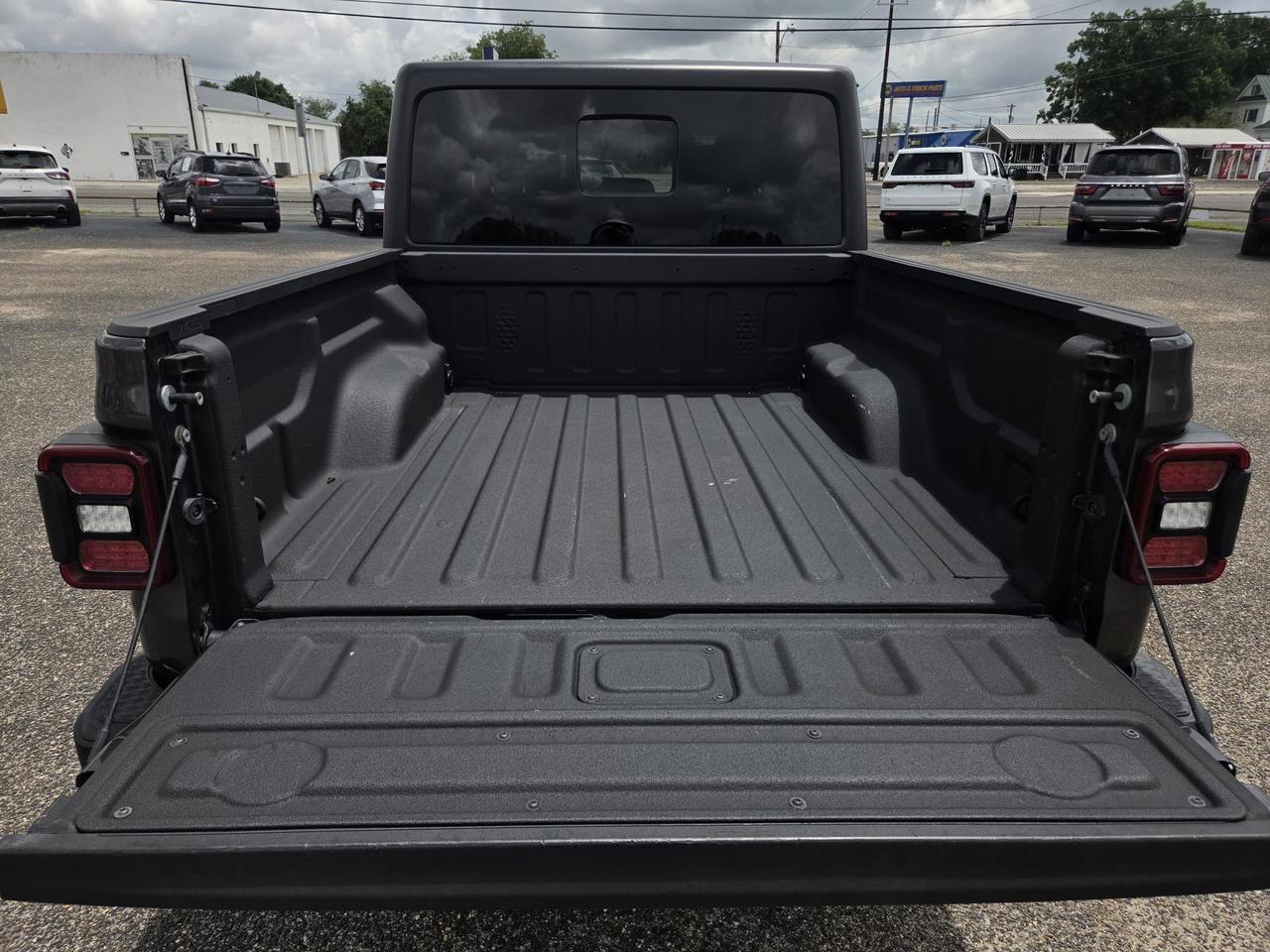 2021 Jeep Gladiator 80th Anniversary 4x4 *Ltd Avail* Beeville TX