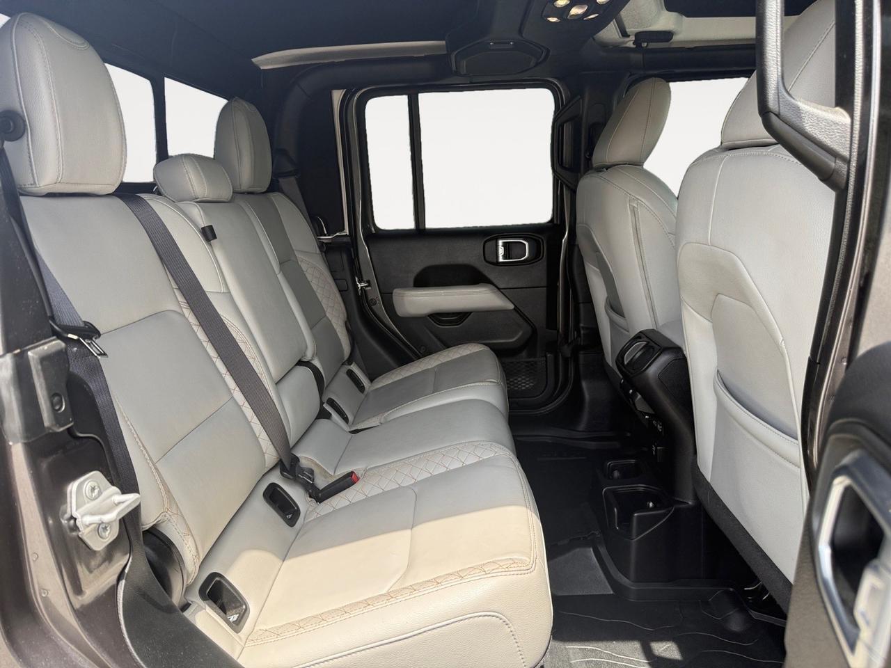 2021 Jeep Gladiator High Altitude, HEATED SEATS, APPLE CARPLAY/ANDROID AUTO, UNIVERSAL GARAGE DOOR OPENER, BED LINER, SLIDING REAR WINDOW, BACKUP CAMERA, POWER/HEATED MIRRORS, REMOTE START, CLEAN CARFAX! Norfolk VA
