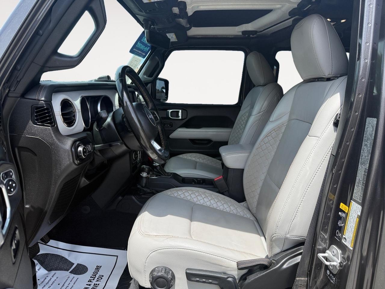 2021 Jeep Gladiator High Altitude, HEATED SEATS, APPLE CARPLAY/ANDROID AUTO, UNIVERSAL GARAGE DOOR OPENER, BED LINER, SLIDING REAR WINDOW, BACKUP CAMERA, POWER/HEATED MIRRORS, REMOTE START, CLEAN CARFAX!