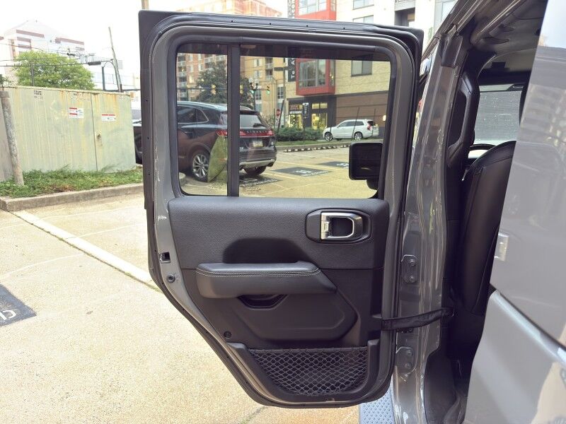 2021 Jeep Gladiator Overland Crew Cab 4WD Arlington VA