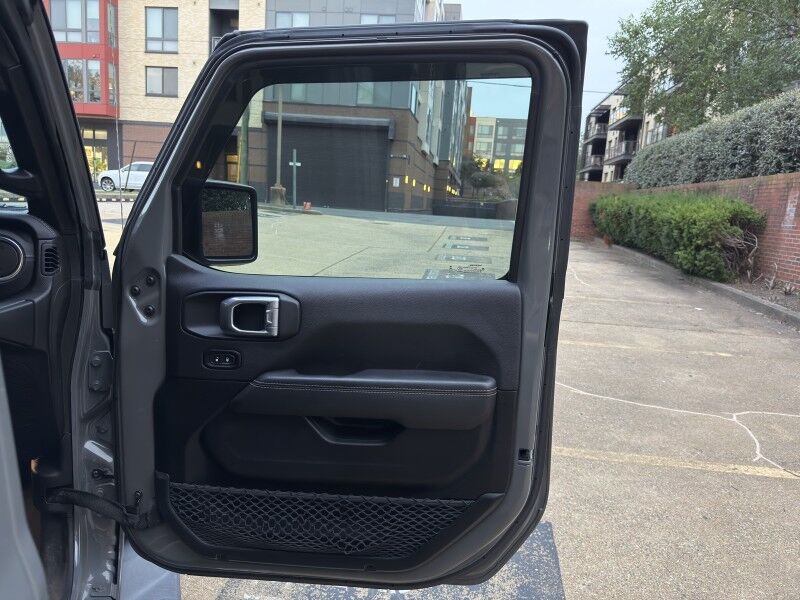 2021 Jeep Gladiator Overland Crew Cab 4WD Arlington VA