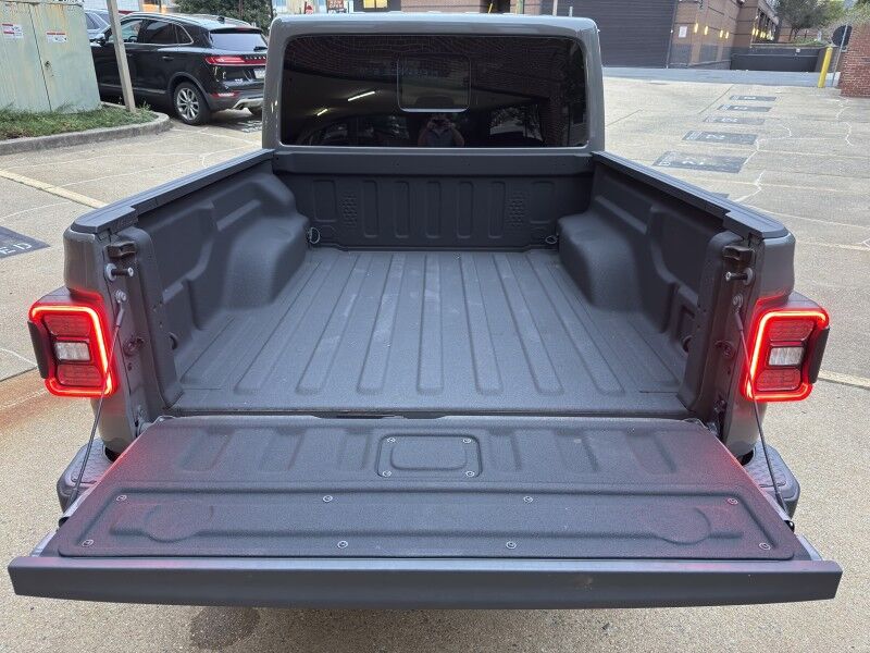 2021 Jeep Gladiator Overland Crew Cab 4WD Arlington VA