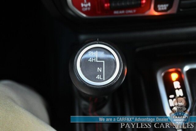 2021 Jeep Gladiator Rubicon / 4X4 / Lifted / Fox Shocks / GIGGLEPIN Winch / Custom Fender Flares & Bumper / Auto Start / Heated Leather Seats & Steering / NAV / Apple CarPlay & Android Auto / Tonneau Cover / Tow Pkg / 1-Owner Anchorage AK