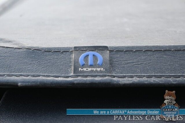 2021 Jeep Gladiator Rubicon / 4X4 / Lifted / Fox Shocks / GIGGLEPIN Winch / Custom Fender Flares & Bumper / Auto Start / Heated Leather Seats & Steering / NAV / Apple CarPlay & Android Auto / Tonneau Cover / Tow Pkg / 1-Owner Anchorage AK