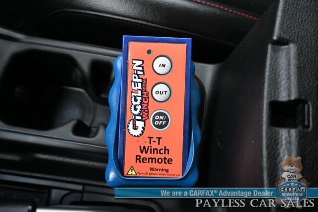 2021 Jeep Gladiator Rubicon / 4X4 / Lifted / Fox Shocks / GIGGLEPIN Winch / Custom Fender Flares & Bumper / Auto Start / Heated Leather Seats & Steering / NAV / Apple CarPlay & Android Auto / Tonneau Cover / Tow Pkg / 1-Owner Anchorage AK