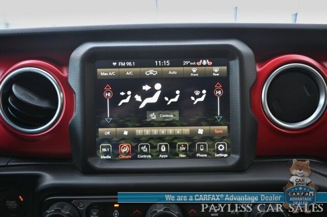 2021 Jeep Gladiator Rubicon / 4X4 / Lifted / Fox Shocks / GIGGLEPIN Winch / Custom Fender Flares & Bumper / Auto Start / Heated Leather Seats & Steering / NAV / Apple CarPlay & Android Auto / Tonneau Cover / Tow Pkg / 1-Owner Anchorage AK