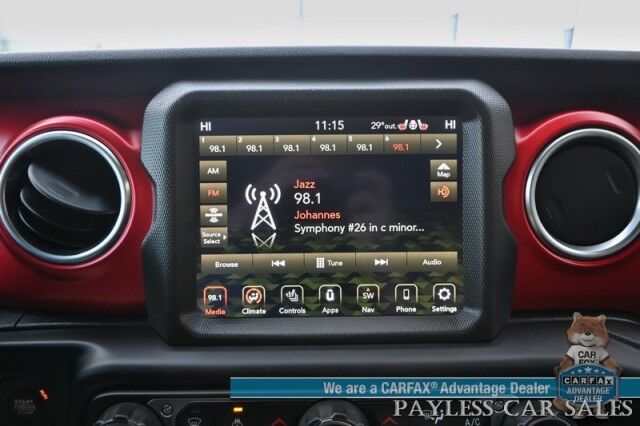 2021 Jeep Gladiator Rubicon / 4X4 / Lifted / Fox Shocks / GIGGLEPIN Winch / Custom Fender Flares & Bumper / Auto Start / Heated Leather Seats & Steering / NAV / Apple CarPlay & Android Auto / Tonneau Cover / Tow Pkg / 1-Owner Anchorage AK