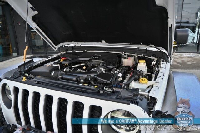 2021 Jeep Gladiator Rubicon / 4X4 / Lifted / Fox Shocks / GIGGLEPIN Winch / Custom Fender Flares & Bumper / Auto Start / Heated Leather Seats & Steering / NAV / Apple CarPlay & Android Auto / Tonneau Cover / Tow Pkg / 1-Owner Anchorage AK