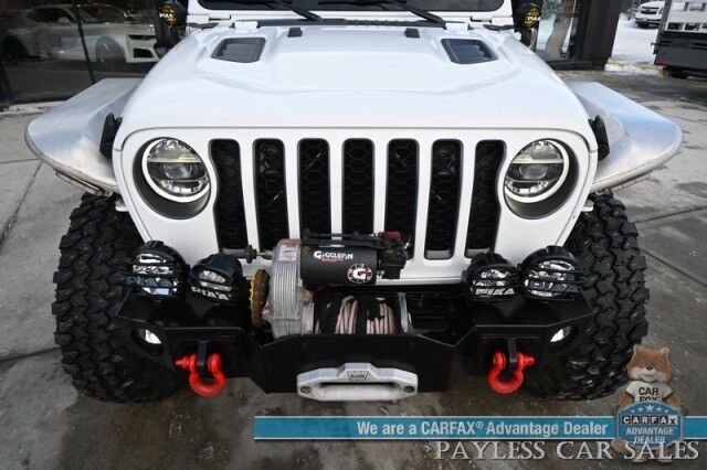 2021 Jeep Gladiator Rubicon / 4X4 / Lifted / Fox Shocks / GIGGLEPIN Winch / Custom Fender Flares & Bumper / Auto Start / Heated Leather Seats & Steering / NAV / Apple CarPlay & Android Auto / Tonneau Cover / Tow Pkg / 1-Owner Anchorage AK