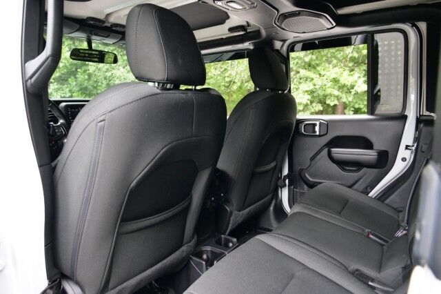 2021 Jeep Gladiator Sport S 4X4 / Popular Equipment Package / Safety Group! High Point NC