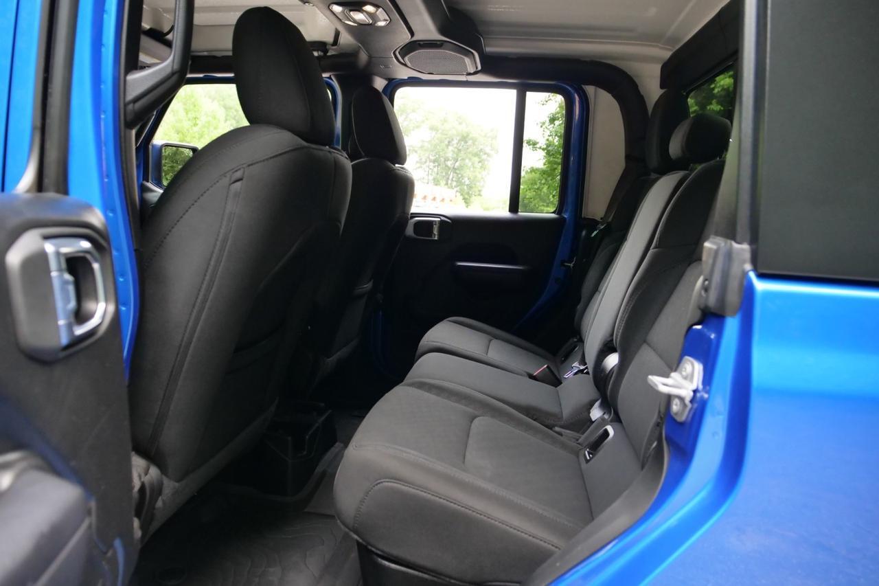 2021 Jeep Gladiator Willys 4X4 / Tow Package / Cold Weather Group! High Point NC