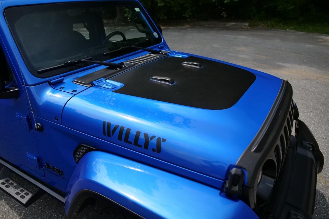 2021 Jeep Gladiator Willys 4X4 / Tow Package / Cold Weather Group! High Point NC