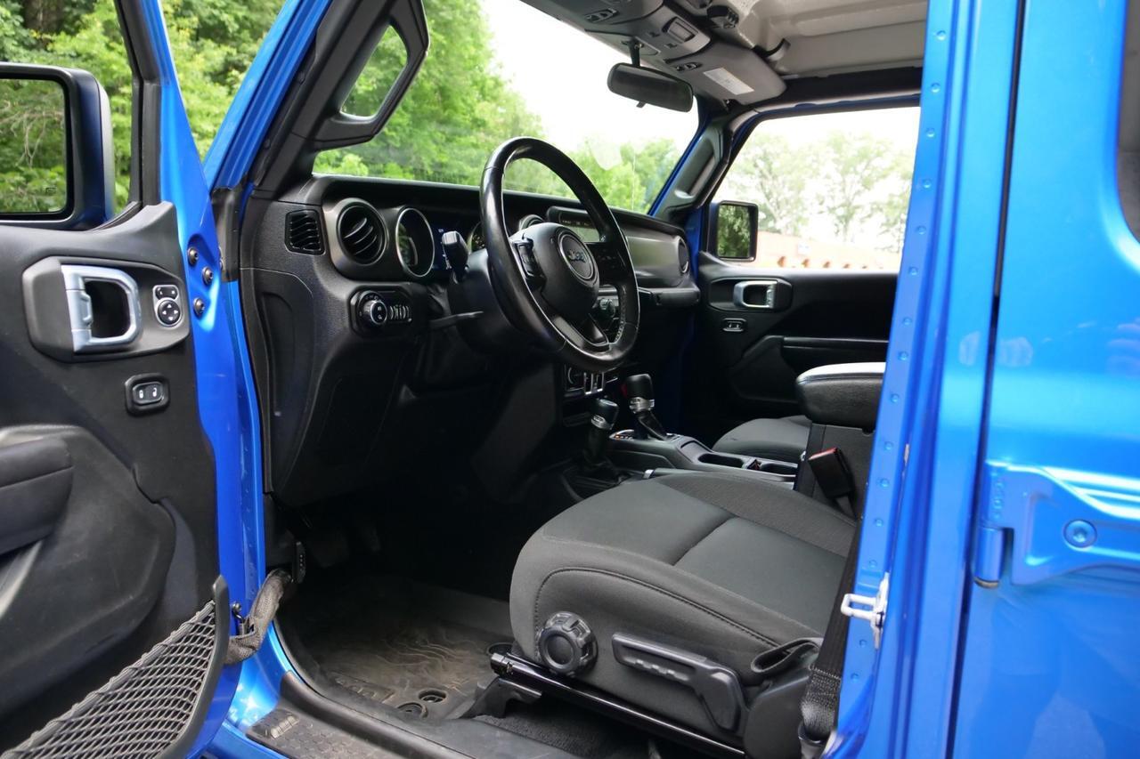 2021 Jeep Gladiator Willys 4X4 / Tow Package / Cold Weather Group! High Point NC