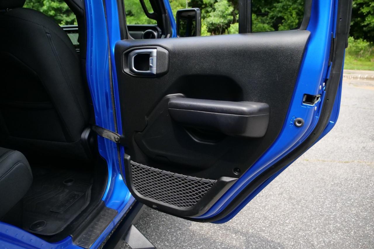 2021 Jeep Gladiator Willys 4X4 / Tow Package / Cold Weather Group! High Point NC
