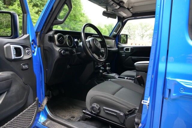2021 Jeep Gladiator Willys 4X4 / Tow Package / Cold Weather Group! High Point NC