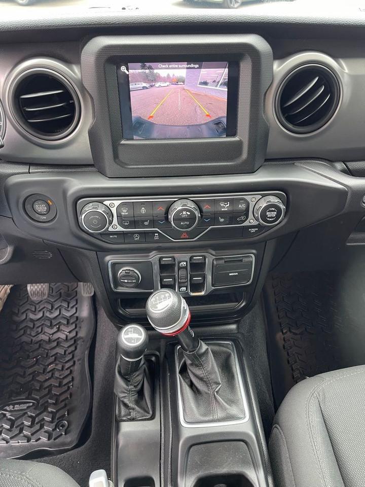 2021 Jeep Gladiator Willys Orange MA