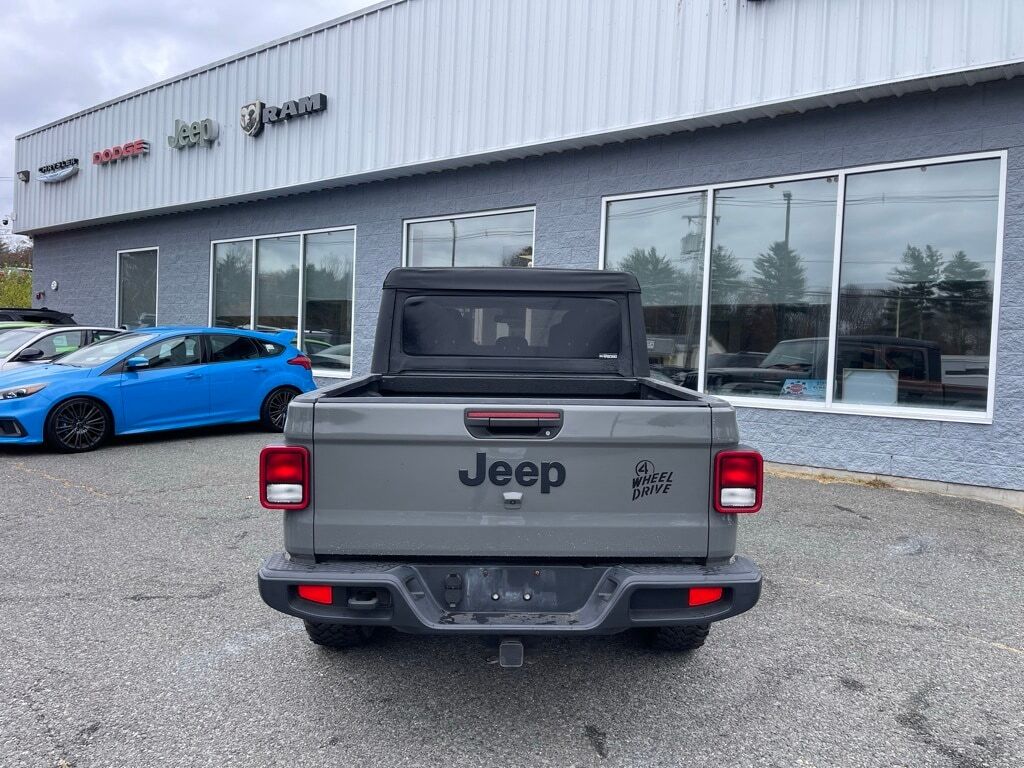 2021 Jeep Gladiator Willys Orange MA