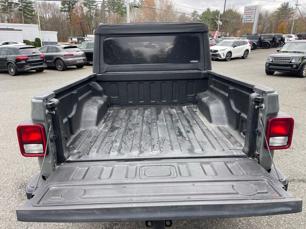 2021 Jeep Gladiator Willys Orange MA