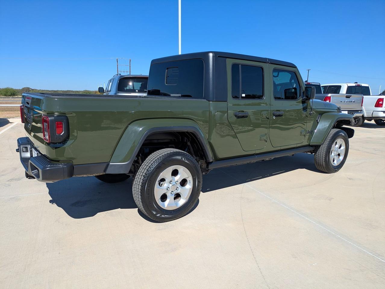 2021 Jeep Gladiator Willys Sport