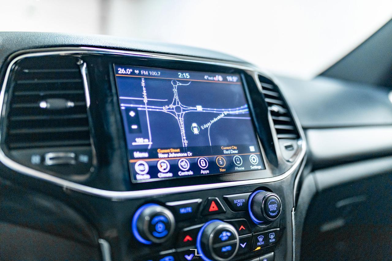 2021 Jeep Grand Cherokee 4x4 Altitude Leather Nav BCam Red Deer AB