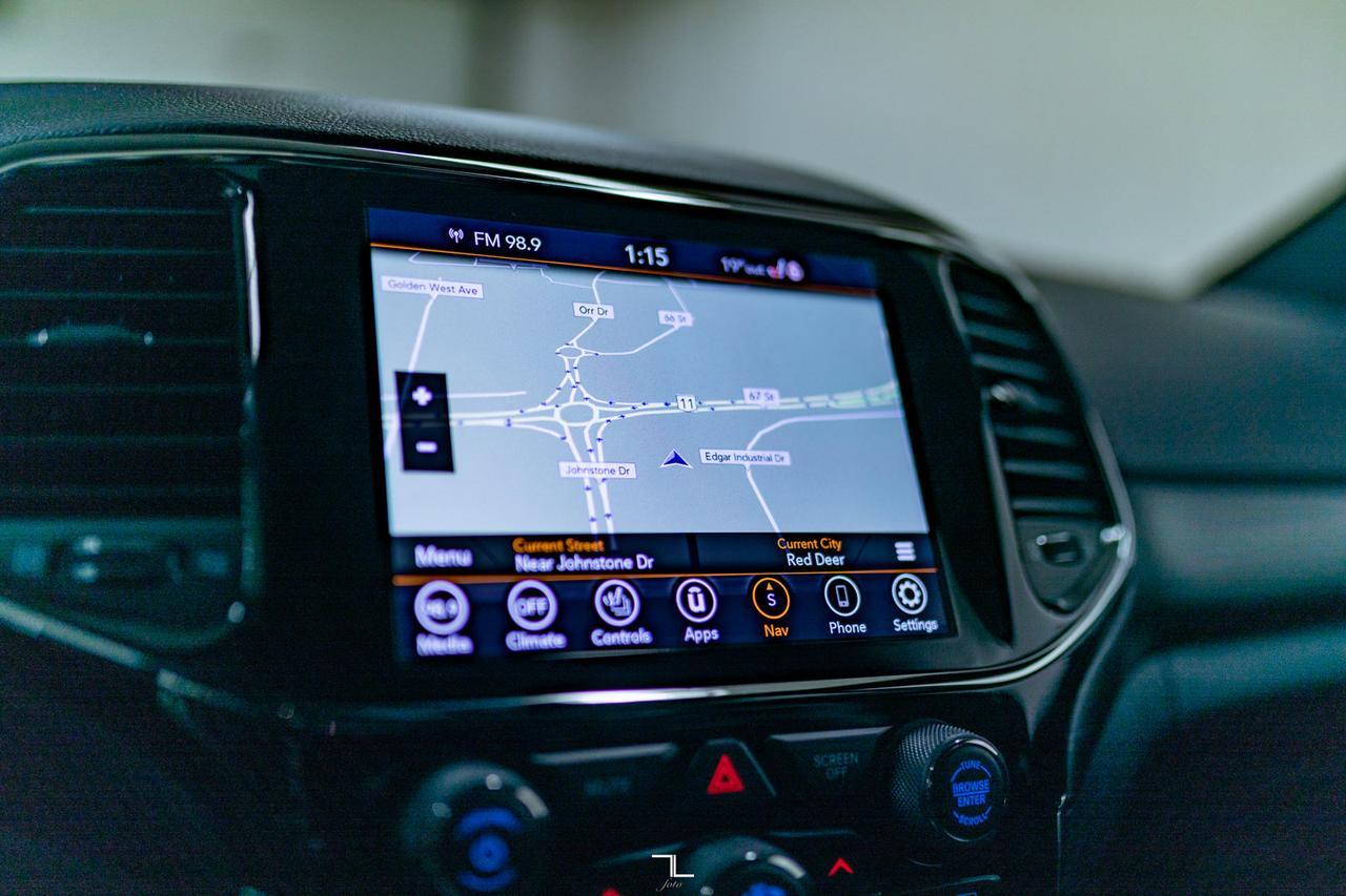 2021 Jeep Grand Cherokee 4x4 Altitude Leather Nav BCam Red Deer AB