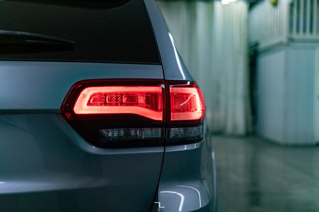 2021 Jeep Grand Cherokee 4x4 Altitude Leather Nav BCam Red Deer AB