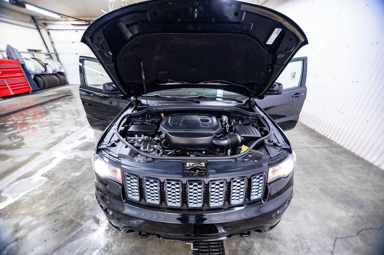 2021 Jeep Grand Cherokee 4x4 Altitude Leather Nav BCam Red Deer AB