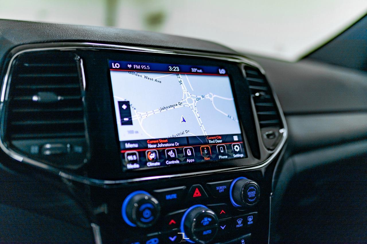 2021 Jeep Grand Cherokee 4x4 Altitude Leather Nav BCam Red Deer AB