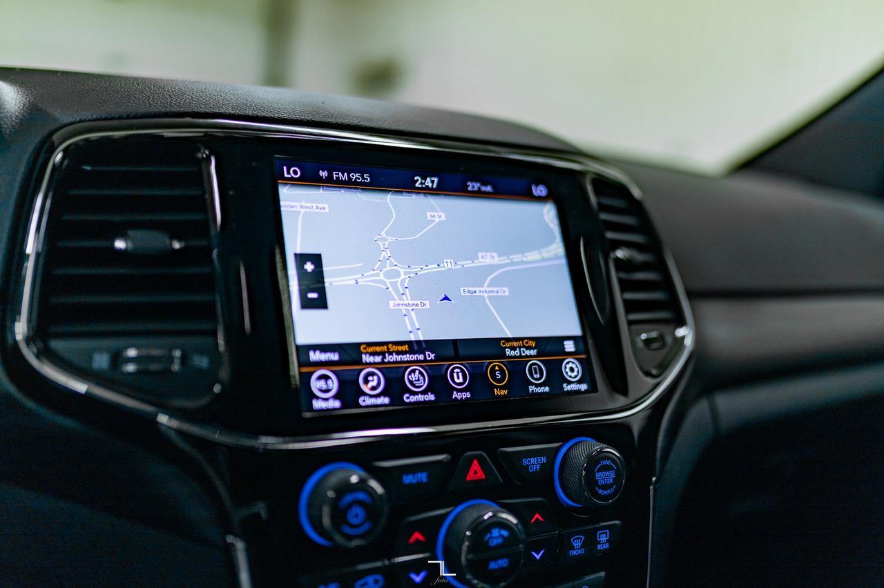 2021 Jeep Grand Cherokee 4x4 Altitude Leather Roof Nav BCam Red Deer AB