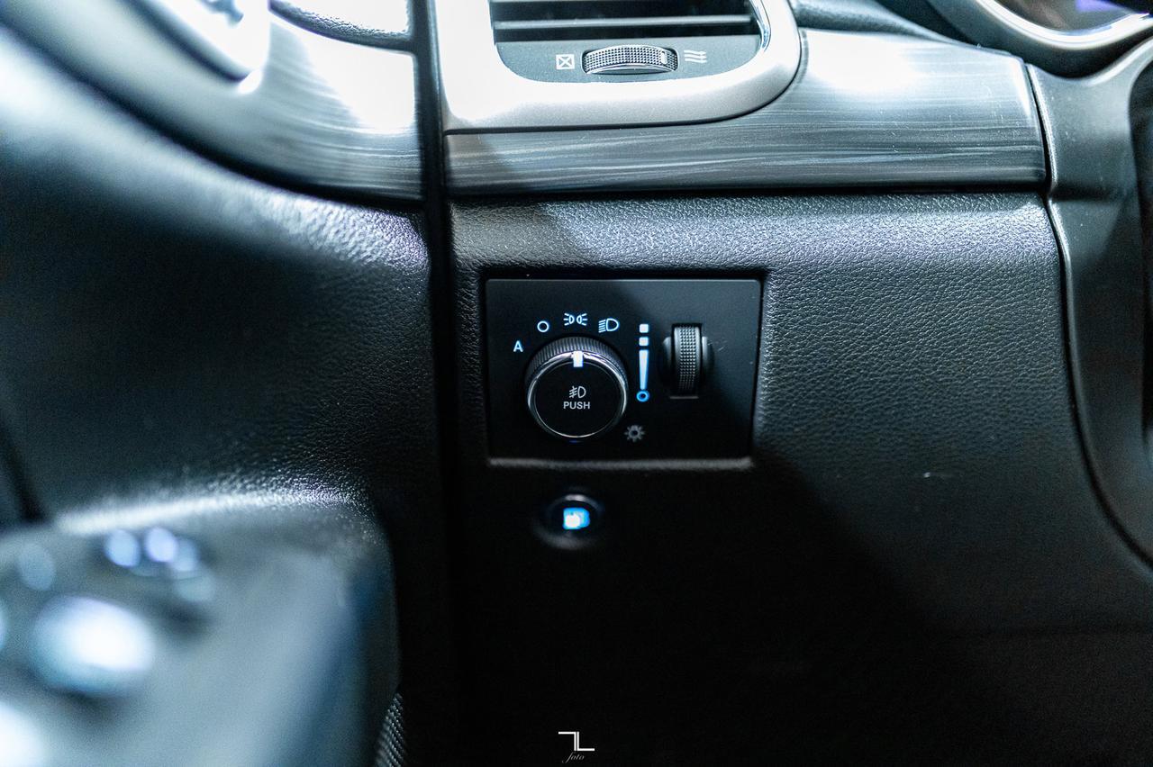 2021 Jeep Grand Cherokee 4x4 Altitude Leather Roof Nav BCam Red Deer AB