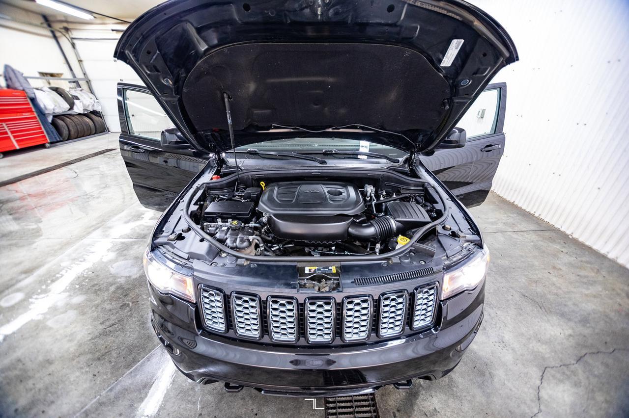 2021 Jeep Grand Cherokee 4x4 Altitude Leather Roof Nav BCam Red Deer AB