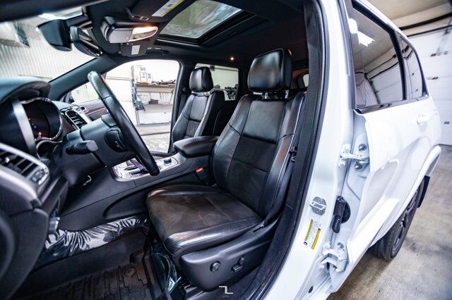 2021 Jeep Grand Cherokee 4x4 Altitude Leather Roof Nav BCam Red Deer AB