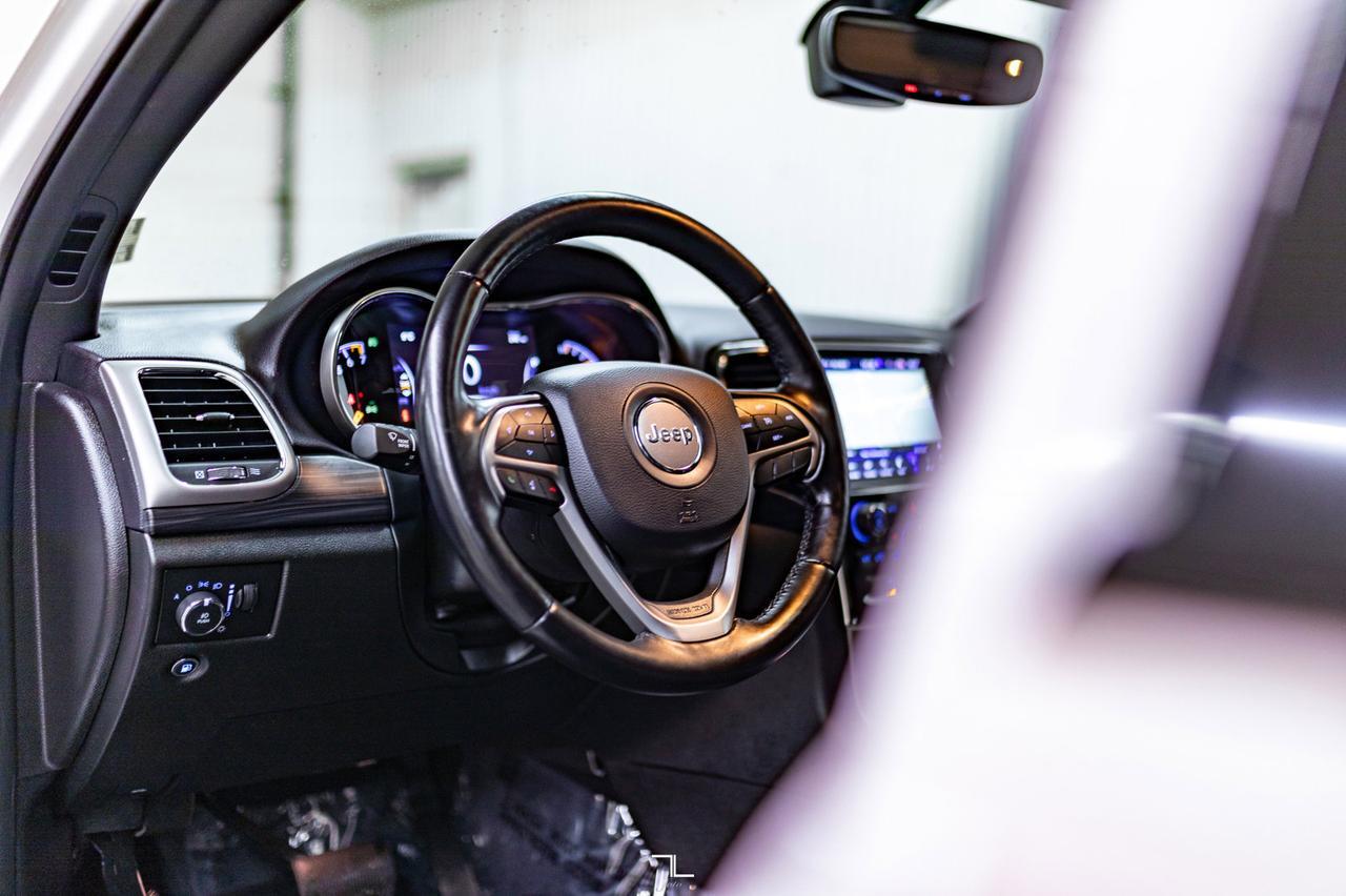 2021 Jeep Grand Cherokee 4x4 Altitude Leather Roof Nav BCam Red Deer AB