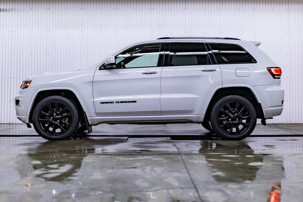 2021 Jeep Grand Cherokee 4x4 Altitude Leather Roof Nav BCam Red Deer AB