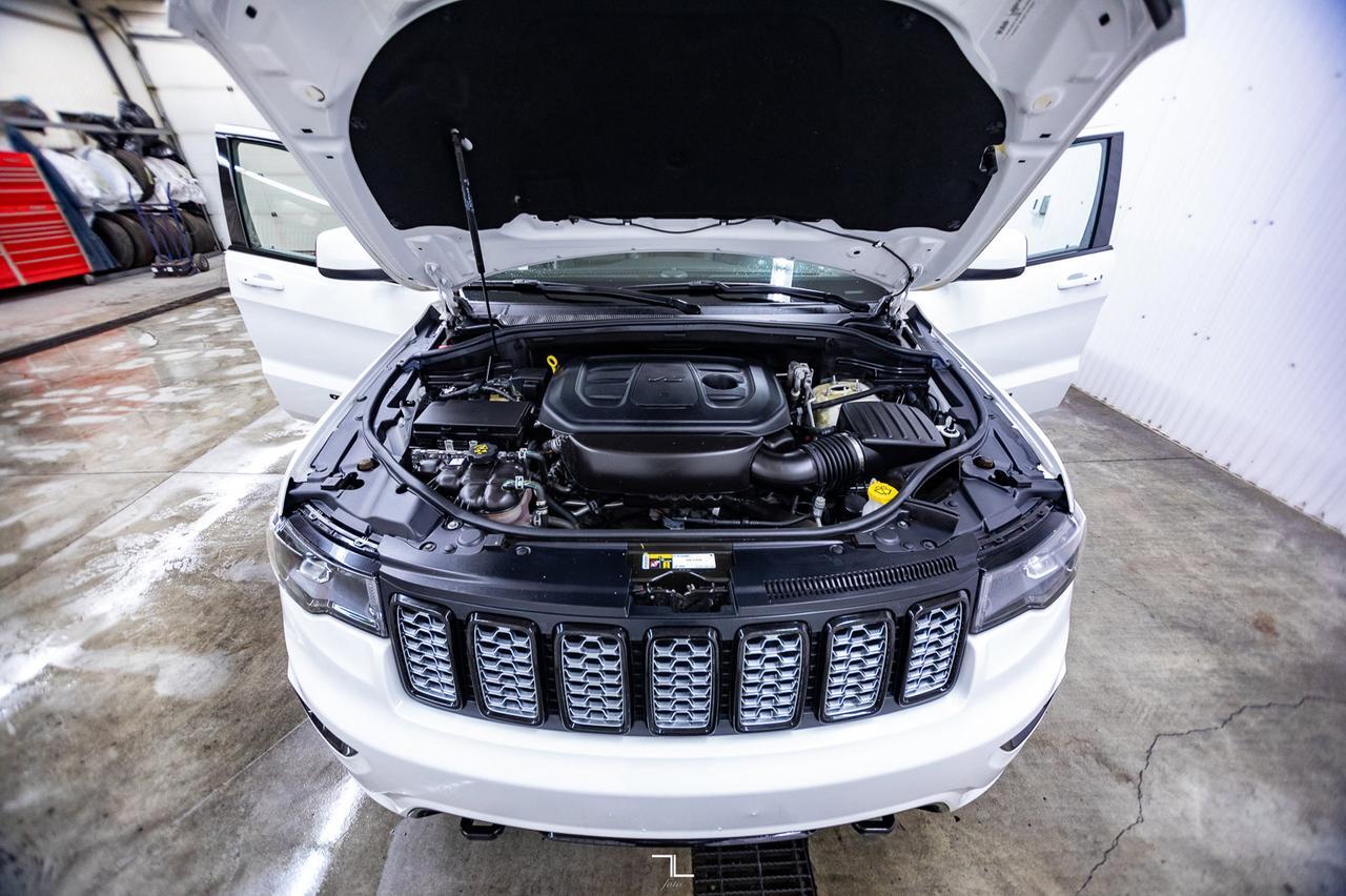 2021 Jeep Grand Cherokee 4x4 Altitude Leather Roof Nav BCam Red Deer AB