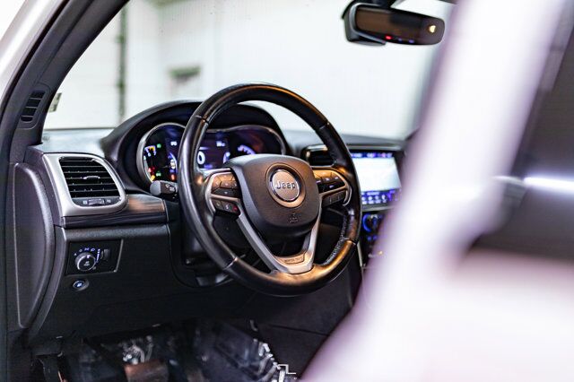 2021 Jeep Grand Cherokee 4x4 Altitude Leather Roof Nav BCam Red Deer AB