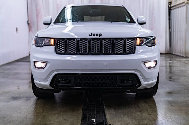 2021 Jeep Grand Cherokee 4x4 Altitude Leather Roof Nav BCam Red Deer AB