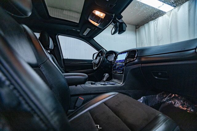 2021 Jeep Grand Cherokee 4x4 Altitude Leather Roof Nav BCam Red Deer AB