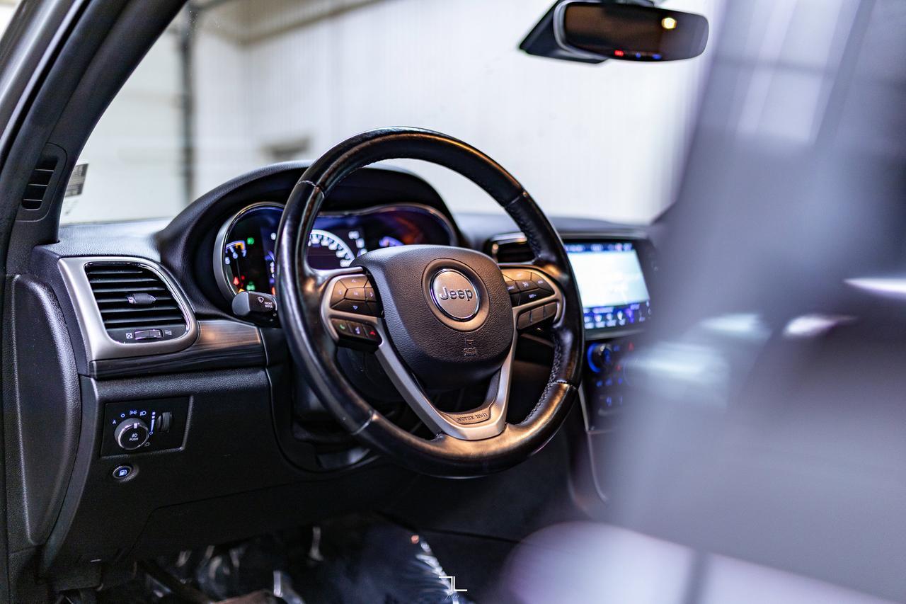 2021 Jeep Grand Cherokee 4x4 Altitude Leather Roof Nav BCam Red Deer AB