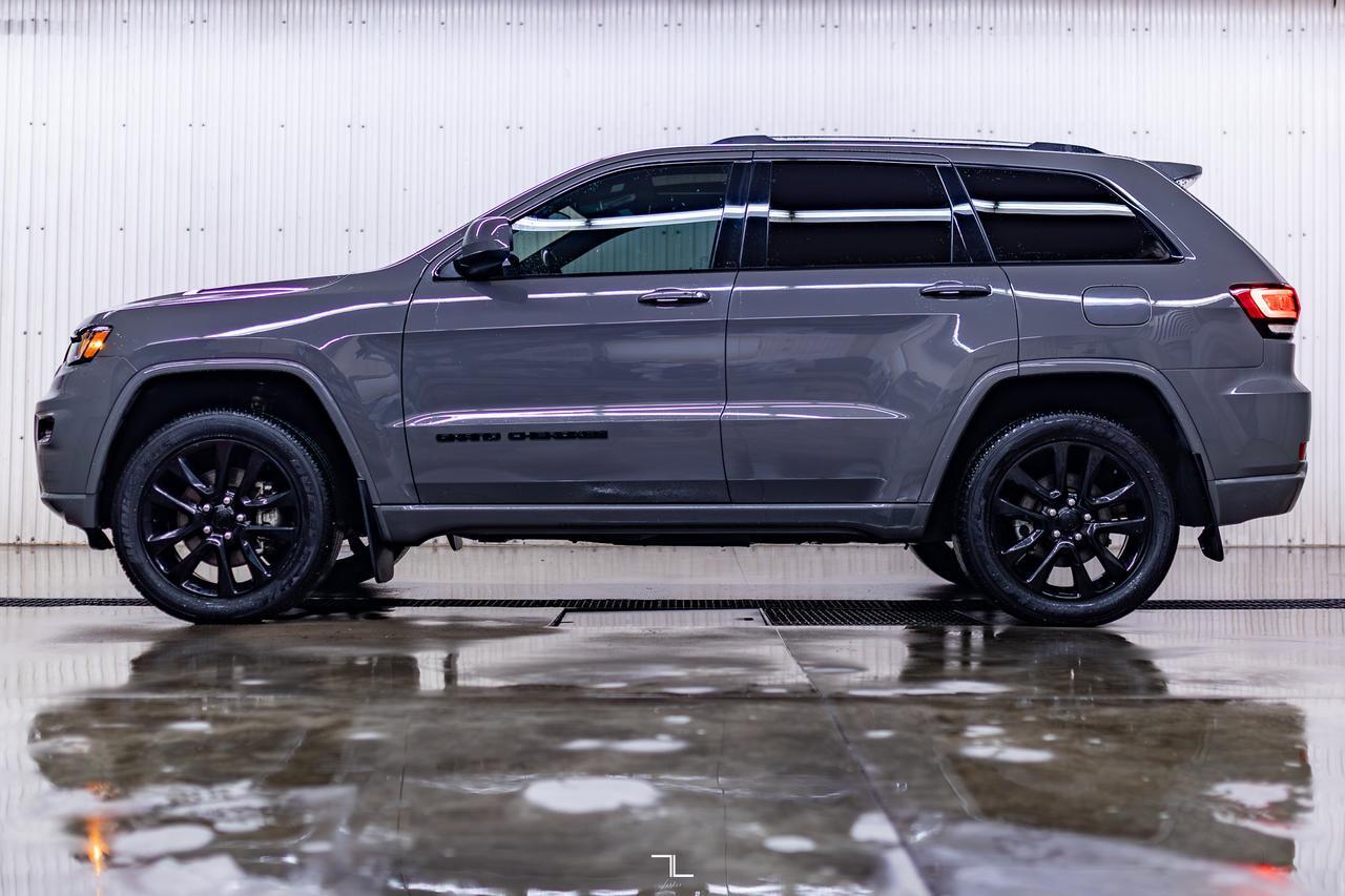 2021 Jeep Grand Cherokee 4x4 Altitude Leather Roof Nav BCam Red Deer AB