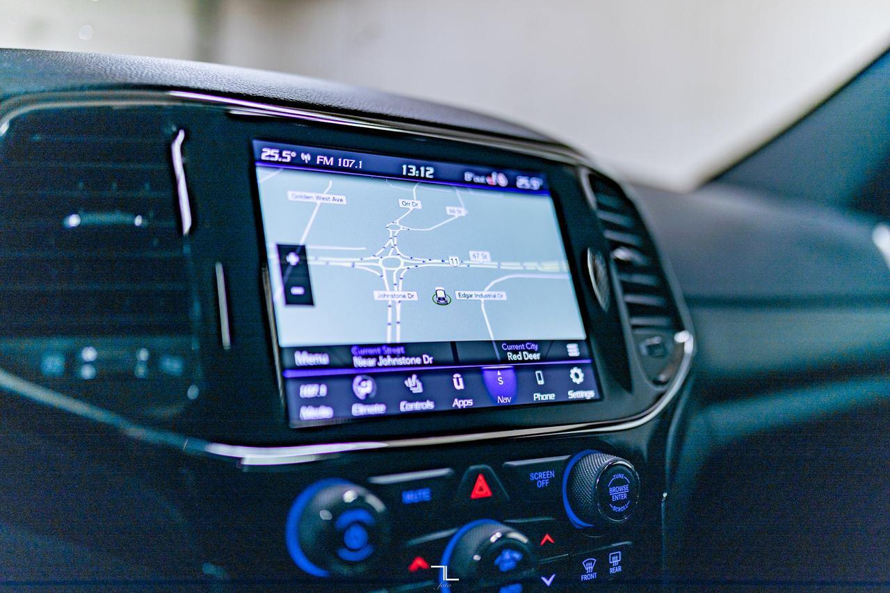 2021 Jeep Grand Cherokee 4x4 Altitude Leather Roof Nav BCam Red Deer AB