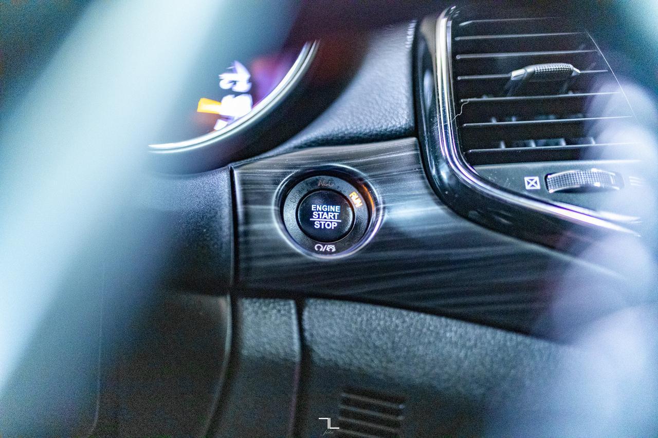 2021 Jeep Grand Cherokee 4x4 Altitude Leather Roof Nav BCam Red Deer AB