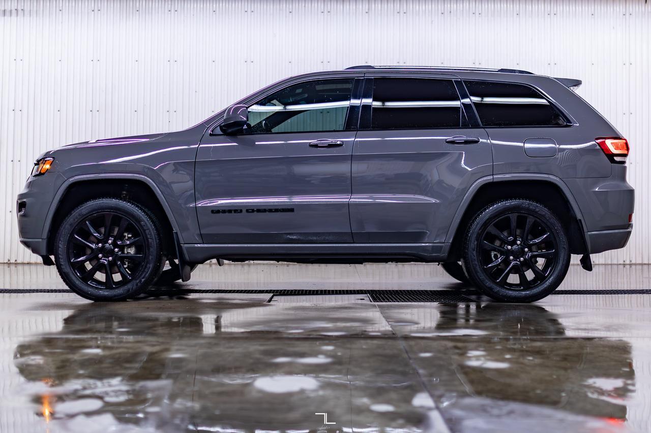 2021 Jeep Grand Cherokee 4x4 Altitude Leather Roof Nav BCam Red Deer AB