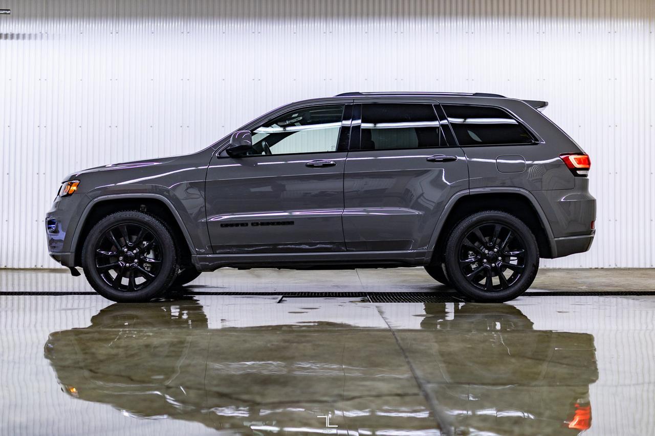 2021 Jeep Grand Cherokee 4x4 Altitude Leather Roof Nav Red Deer AB