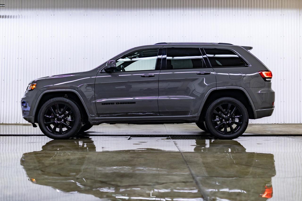 2021 Jeep Grand Cherokee 4x4 Altitude Leather Roof Nav Red Deer AB