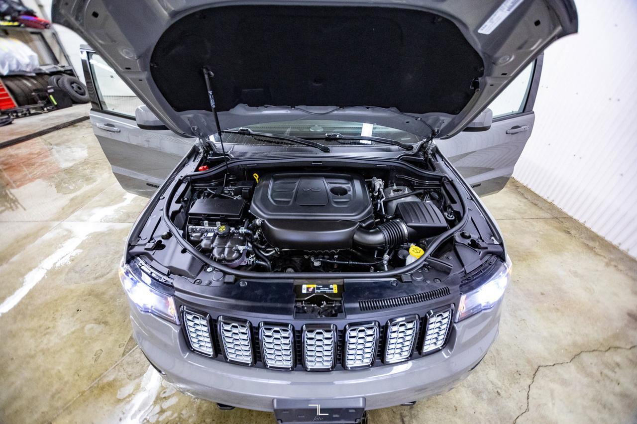 2021 Jeep Grand Cherokee 4x4 Altitude Leather Roof Nav Red Deer AB