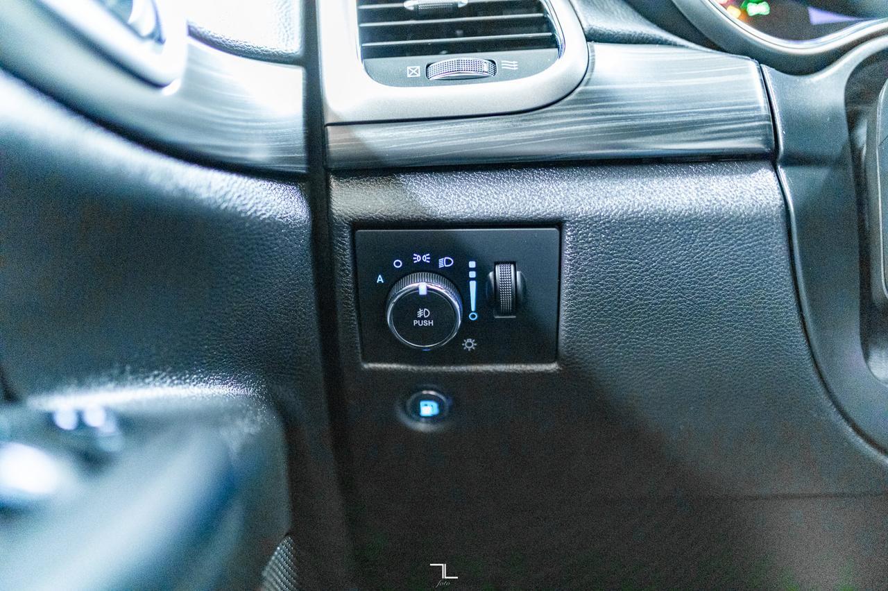 2021 Jeep Grand Cherokee 4x4 Altitude Leather Roof Nav Red Deer AB