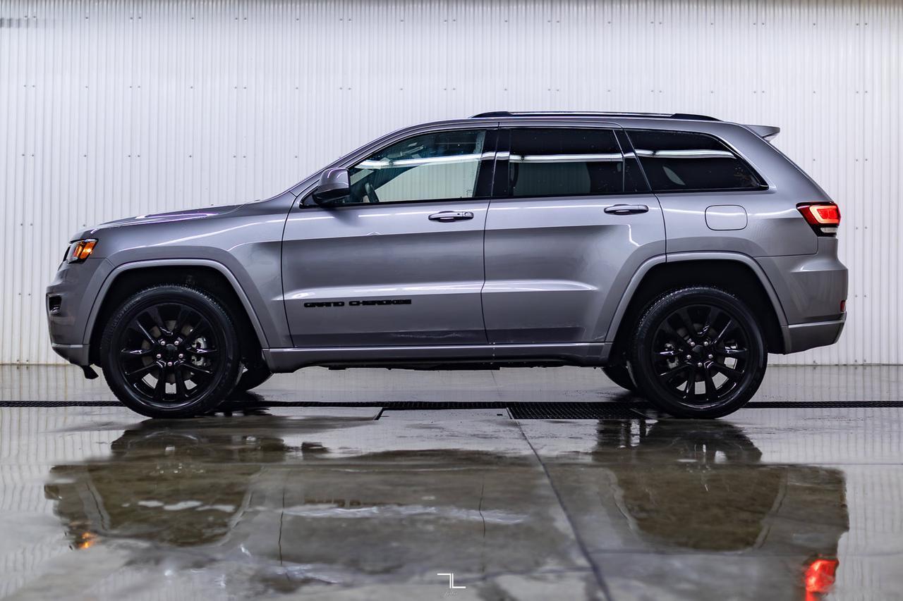 2021 Jeep Grand Cherokee 4x4 Altitude Leather Roof Nav Red Deer AB